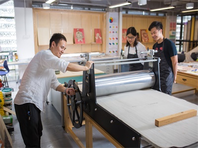 深圳萬科梅沙書院的學生規模是怎么樣的？
